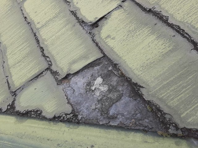 屋根材の欠損パミール